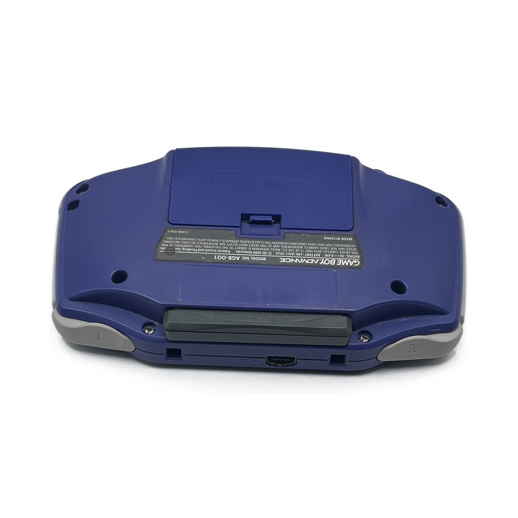 Nintendo Game Boy Advance Indigo - close-up